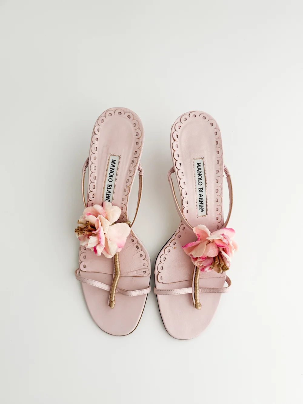 MANOLO BLAHNIK 花 ビジュー ピンヒール サンダル 37 RG74 Manolo Blahnik Vintage Pink Flower Sandal Heels (US 7 / IT 38